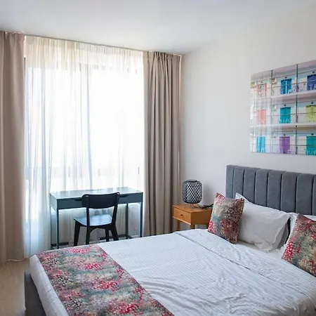 Tokiyo: A Lovely Center 2 Bedrooms With Private Parking Lägenhet *